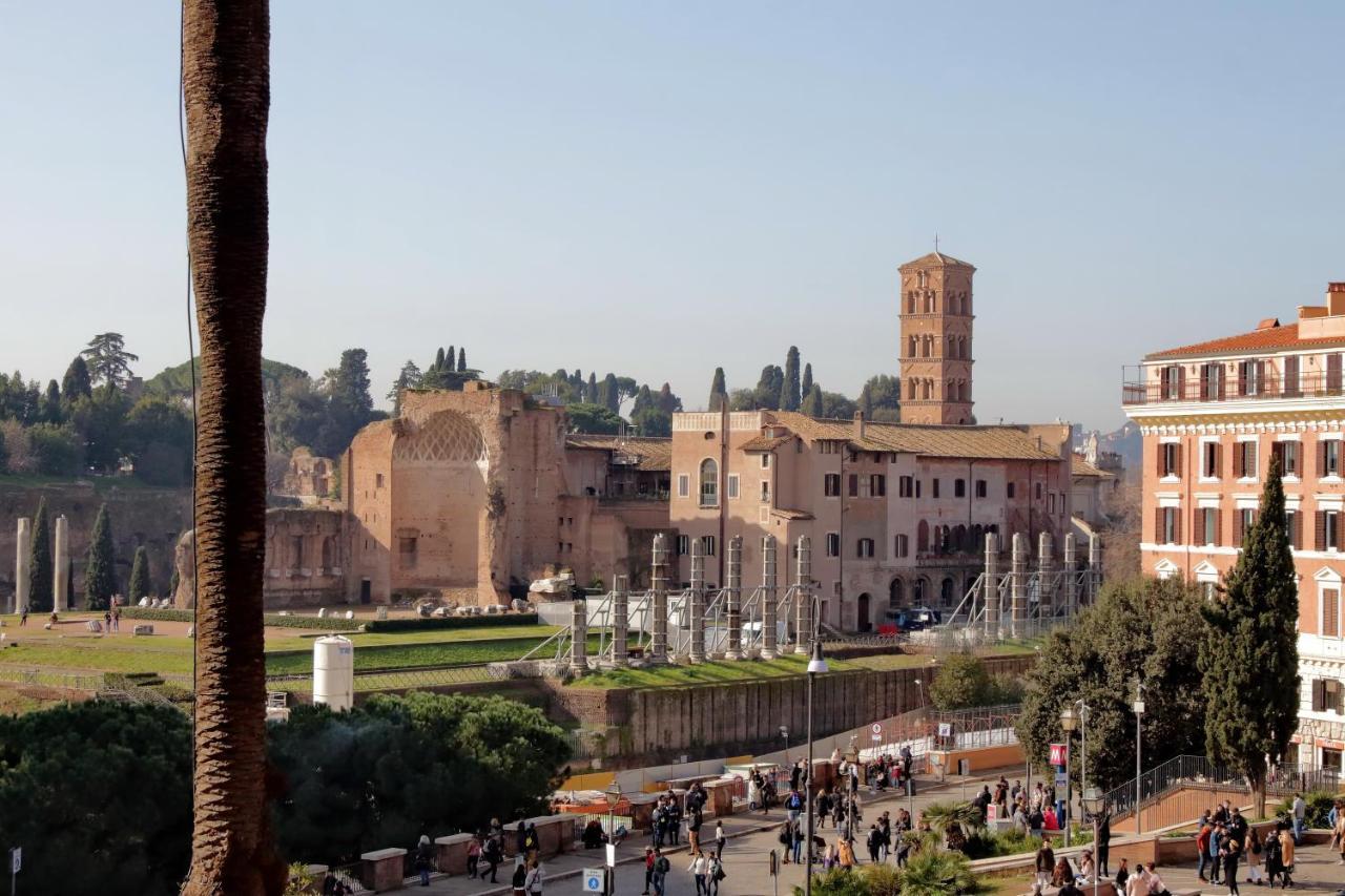 Romance Al Colosseo 2 Luaran gambar